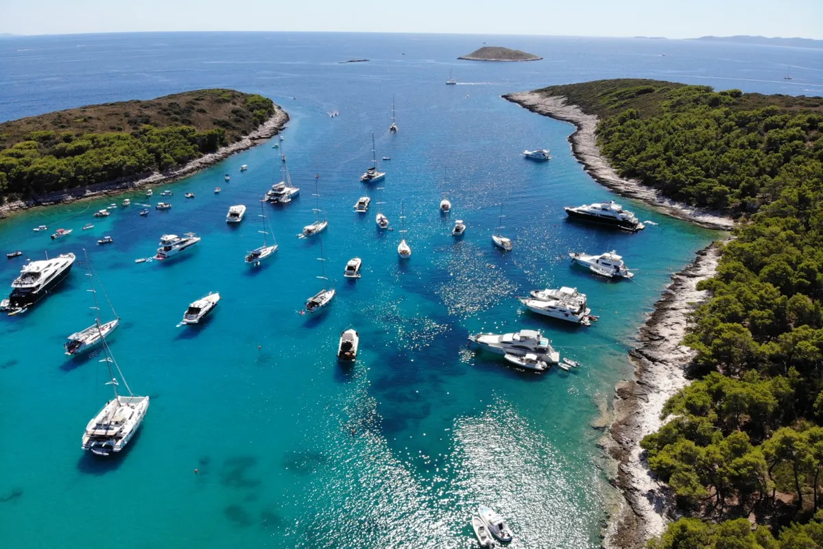 Uvala Vinogradišće, stop in Hvar town — photo 7