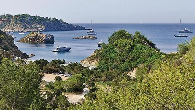 Cala Es Torrent, stop in Urbanització Porroig — photo 6