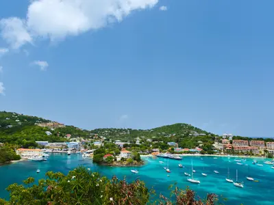 Christmas Cove, anchorage in Saint Thomas - Saint John District — photo 4