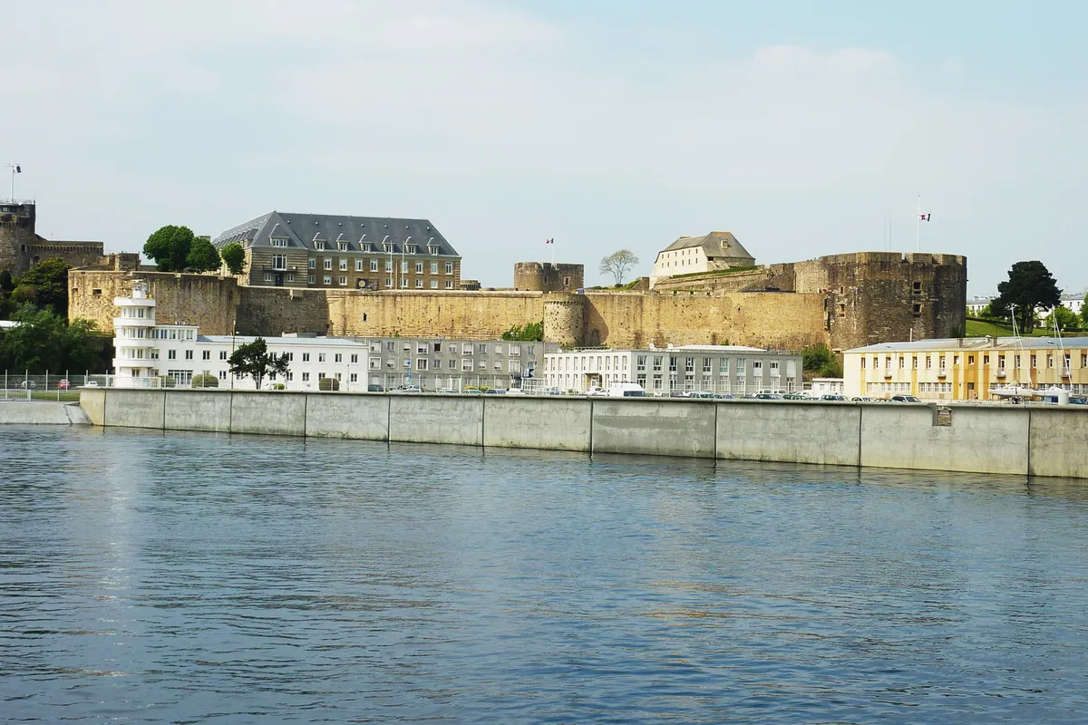 Port du Château, stop