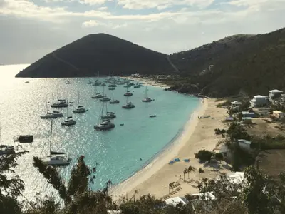 White Bay, anchorage in Little Mountain, British Virgin Islands — photo 2
