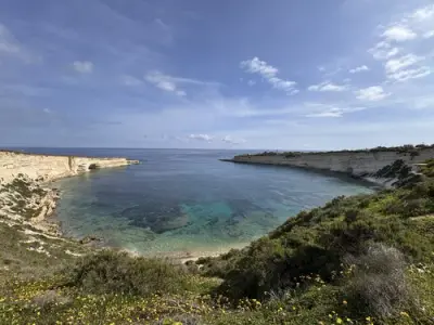 Il-Ħofra l-Kbira, stop in Birżebbuġa, Malta — photo 2