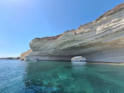 Il-Ħofra l-Kbira, stop in Birżebbuġa, Malta — photo 3