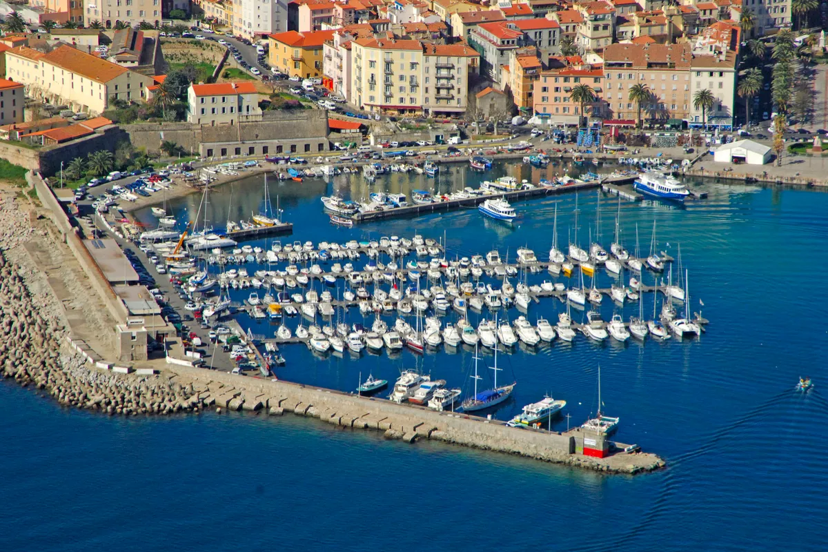 Port Jean-Baptiste Tomi, marina in Serra-di-Ferro, France — photo 5