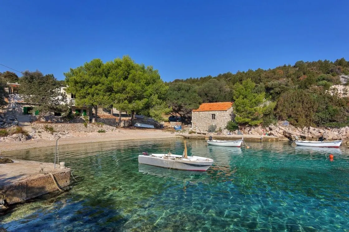 Uvala Zavraće, stop in Općina Milna — photo 2