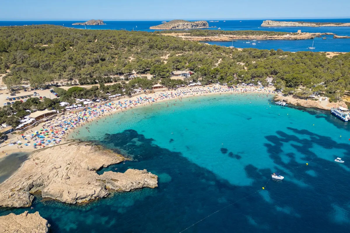 Cala Bassa, stop