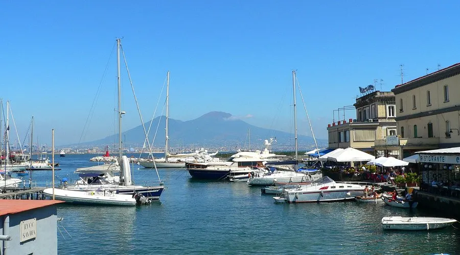 Borgo Marinari Anchorage in Naples