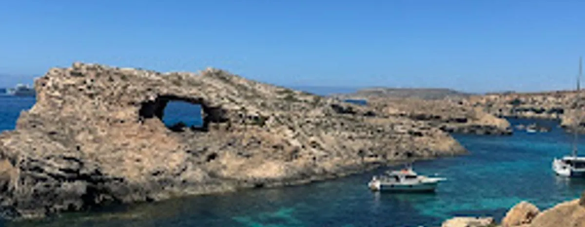 Il-Bejta tal-Fenek, stop in Mġarr, Malta