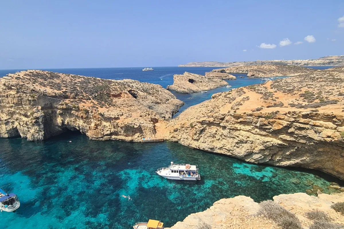 Il-Bejta tal-Fenek, stop in Mġarr, Malta — photo 6