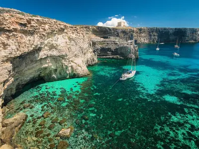 Il-Bejta tal-Fenek, stop in Mġarr, Malta — photo 3