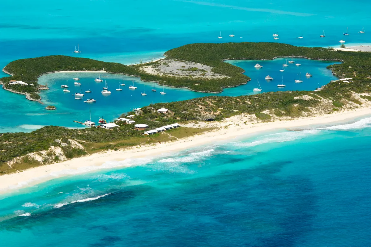 Hurricane Hole 1, stop in Exuma, Bahamas — photo 5