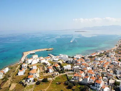 Aponisos, stop in Megalochori, Greece — photo 2