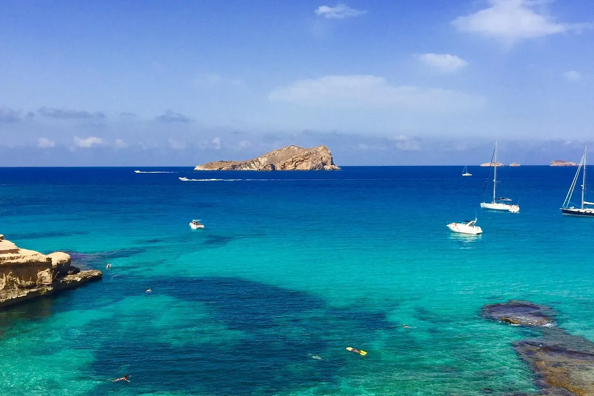 Platges de Comte, stop in Cala de Bou