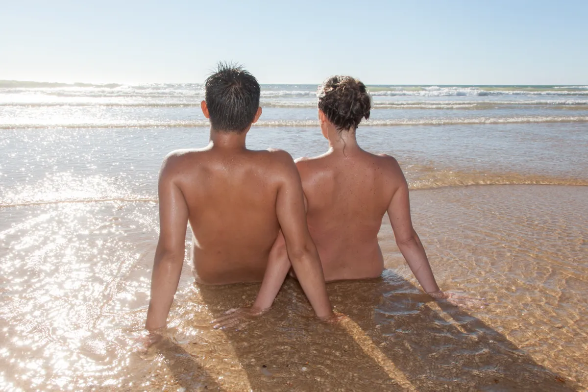 Plage naturiste, stop in France — photo 4