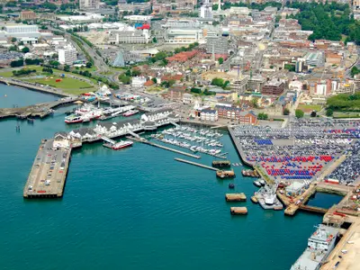 Town Quay Marina in United Kingdom — photo 3