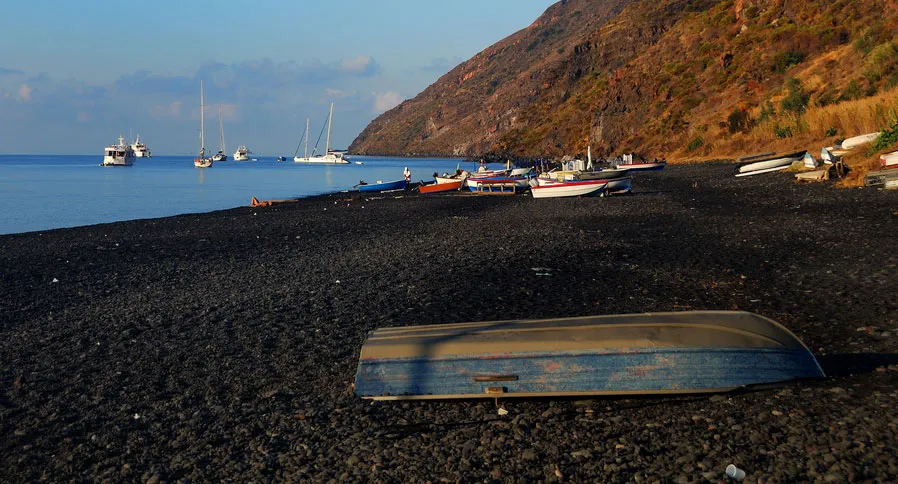 Spiaggia Scari, stop in Lipari — photo 6