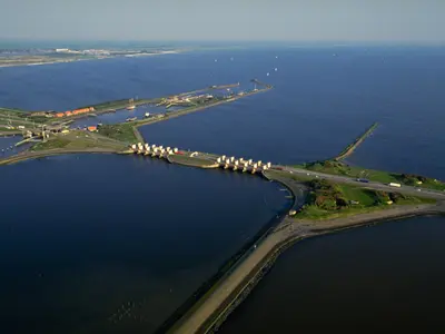 Kornwerderzand, stop in Makkum — photo 3