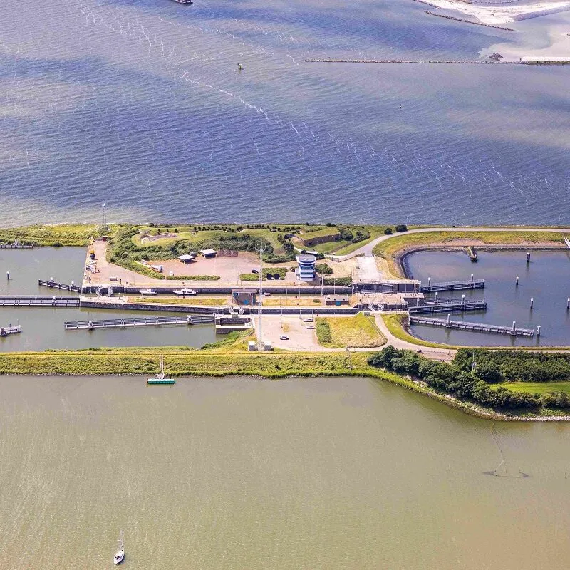 Kornwerderzand, stop in Makkum — photo 8