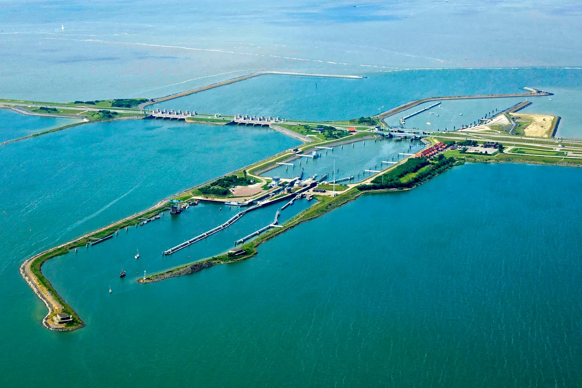 Kornwerderzand, stop in Makkum — photo 10