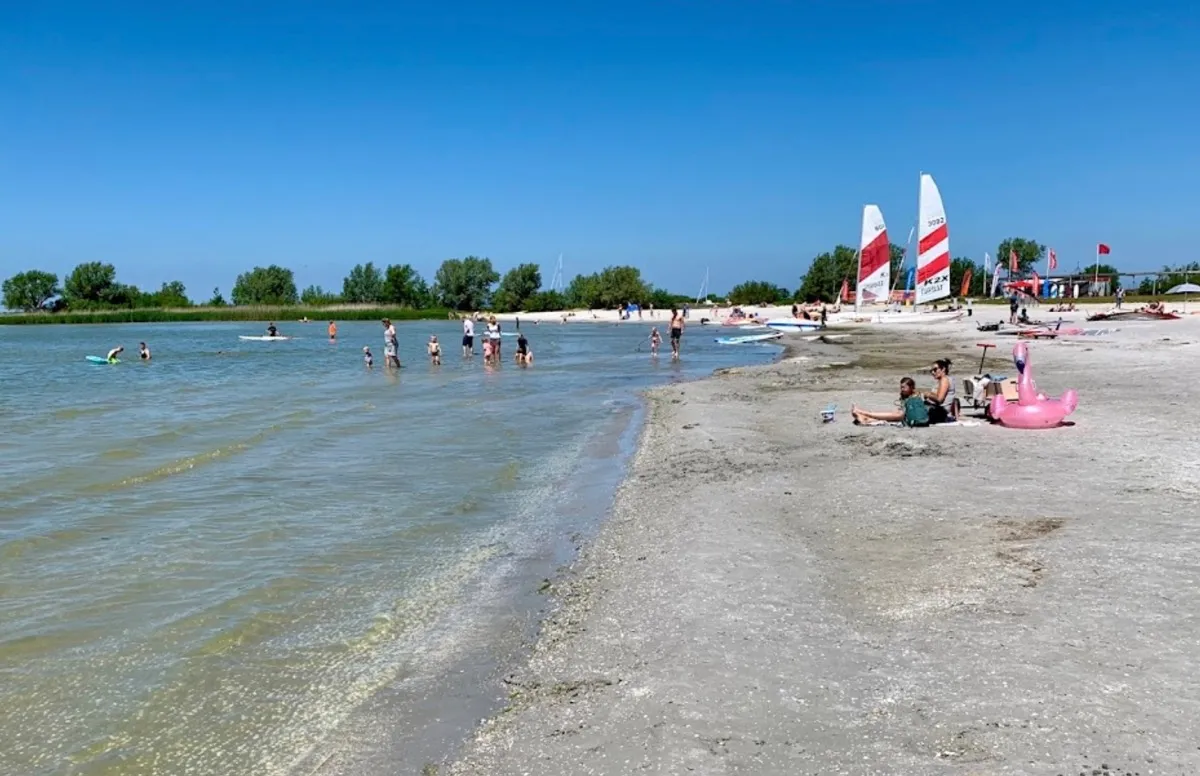Kornwerderzand, stop in Makkum — photo 4
