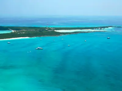 Highborne Cay Anchorage in Exuma, Bahamas — photo 2
