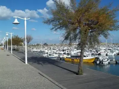 Port de Saint-Denis d'Oléron, marina in Saint-Georges-d'Oléron, France — photo 2