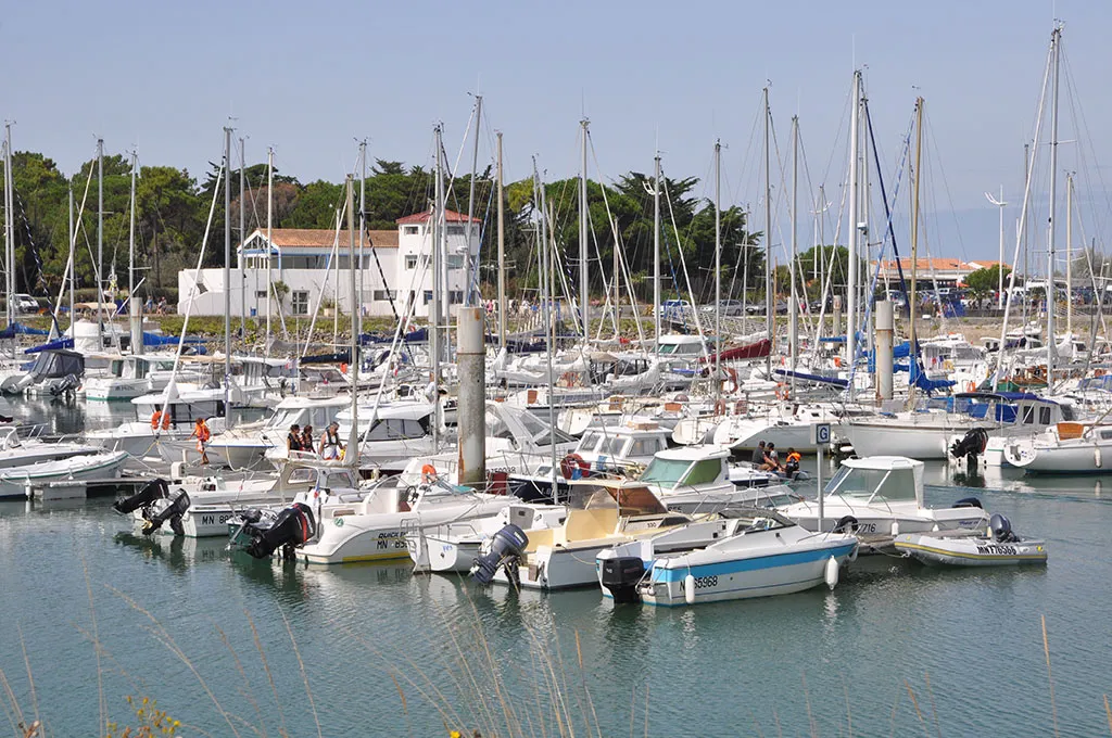 Port de Saint-Denis d'Oléron, marina in Saint-Georges-d'Oléron, France — photo 9