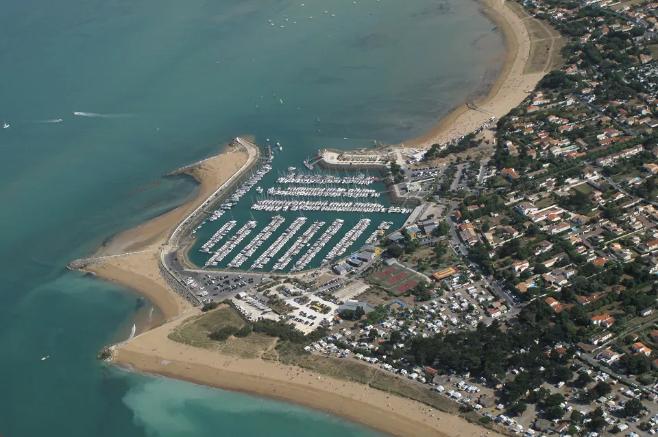 Port de Saint-Denis d'Oléron, marina in Saint-Georges-d'Oléron, France — photo 5