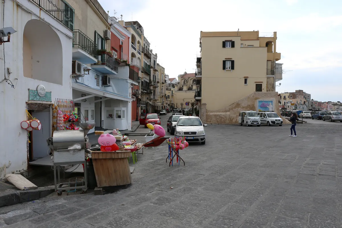 Piazzale delle Alghe, stop