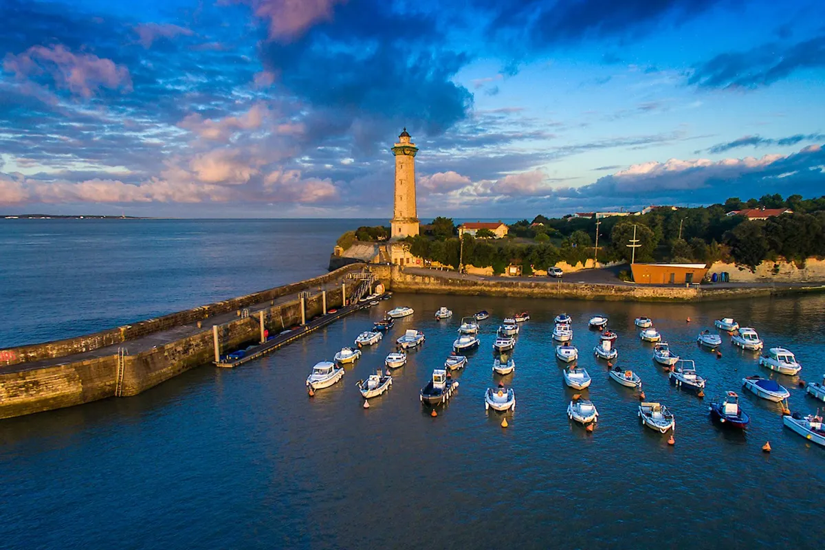 Port de Royan, stop in Saint-Georges-de-Didonne, France