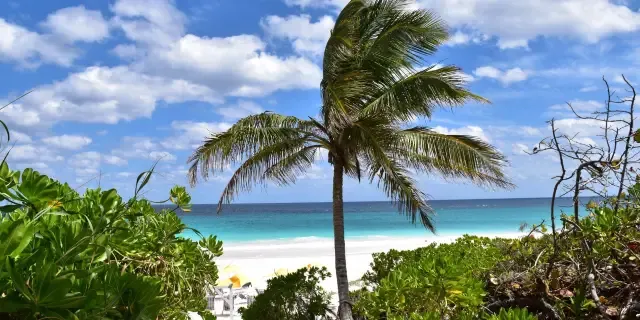 Dunmore Island, stop in New Providence, Bahamas — photo 7