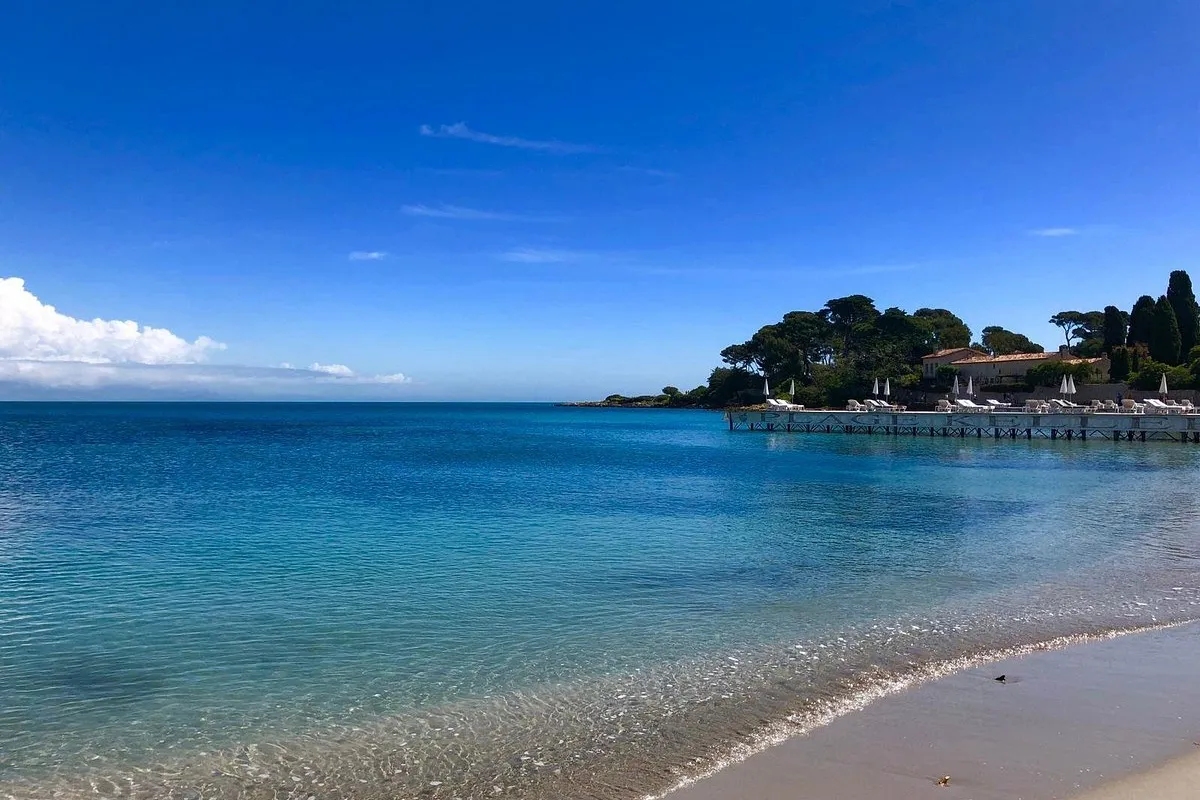 Anse de la Garoupe, anchorage in France