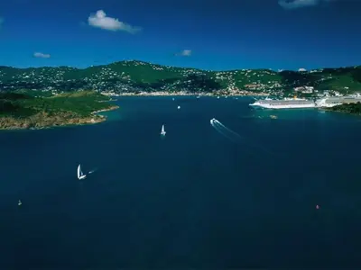 Druif Bay, anchorage in Charlotte Amalie, United States — photo 3
