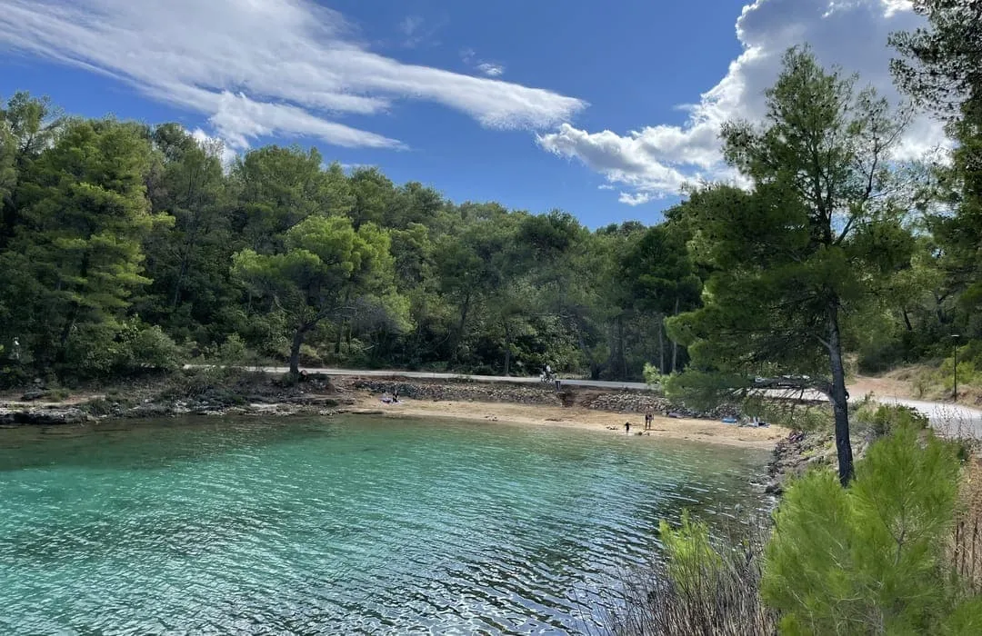 Uvala Paklina, anchorage in Grad Stari Grad, Croatia — photo 3