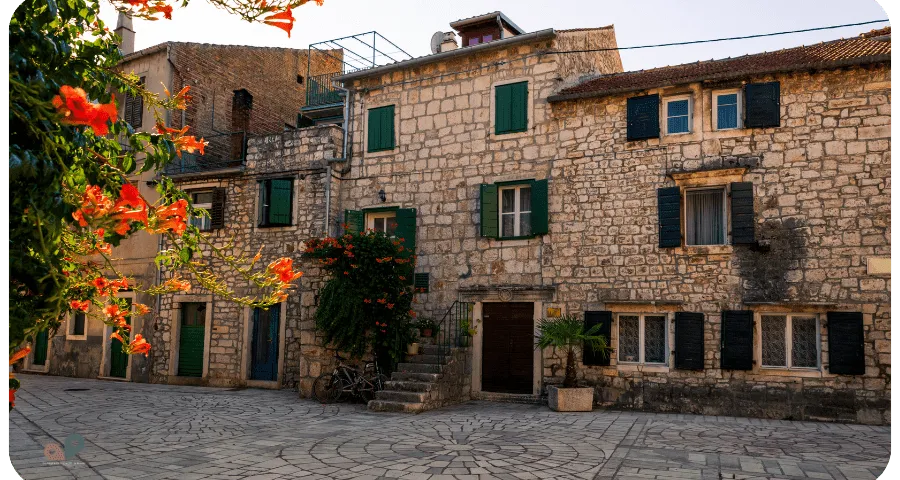 Uvala Paklina, anchorage in Grad Stari Grad, Croatia — photo 6