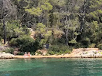Uvala Paklina, anchorage in Grad Stari Grad, Croatia — photo 5