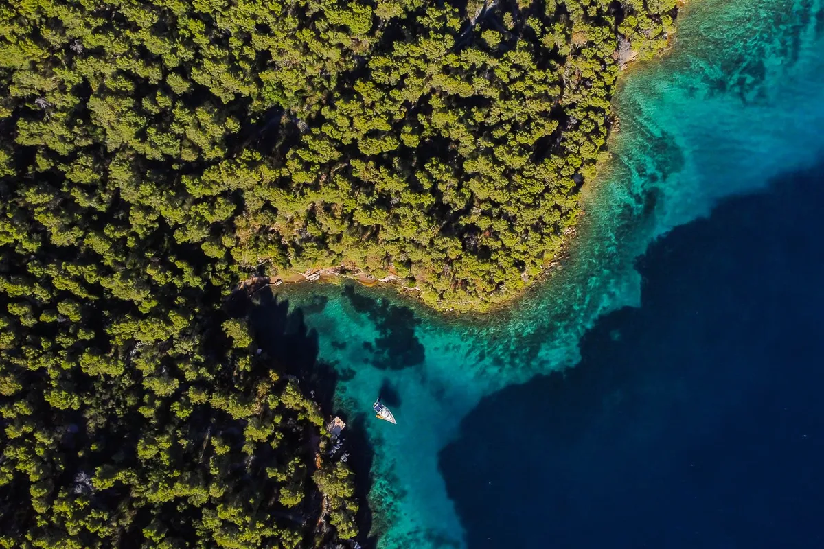 Uvala Paklina, anchorage in Grad Stari Grad, Croatia — photo 4