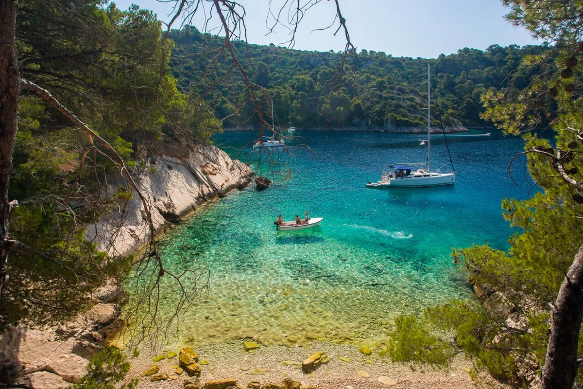 Uvala Maslinica, anchorage in Rogač, Croatia