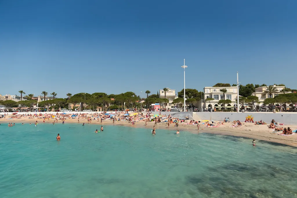 Plage Cyrnos, stop in France — photo 3