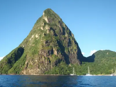Anse des Pitons, anchorage in Soufrière, Saint Lucia — photo 3