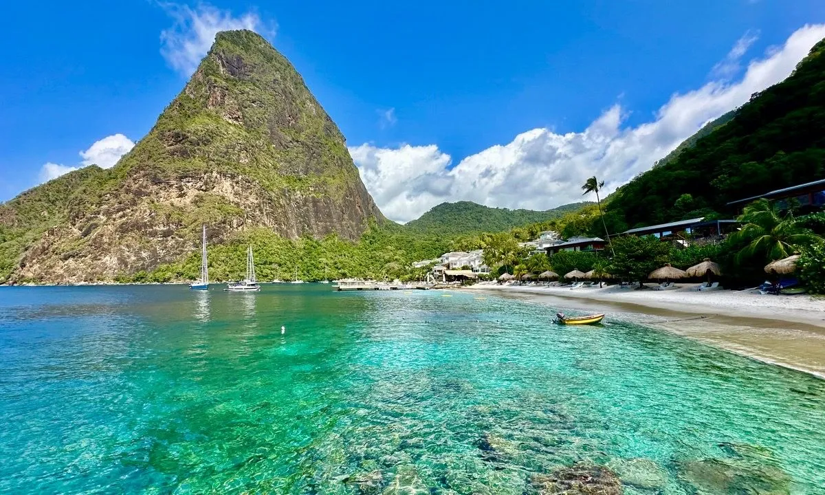 Anse des Pitons, anchorage in Soufrière, Saint Lucia — photo 4
