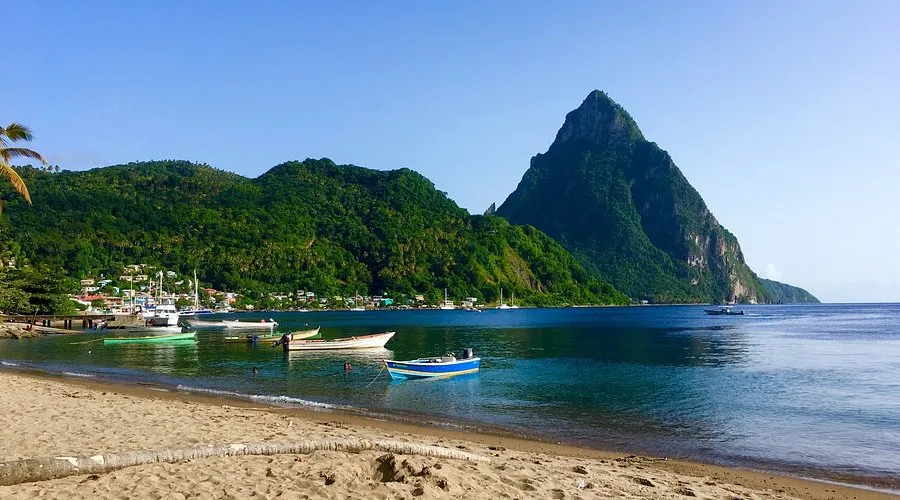 Anse des Pitons, anchorage in Soufrière, Saint Lucia — photo 6