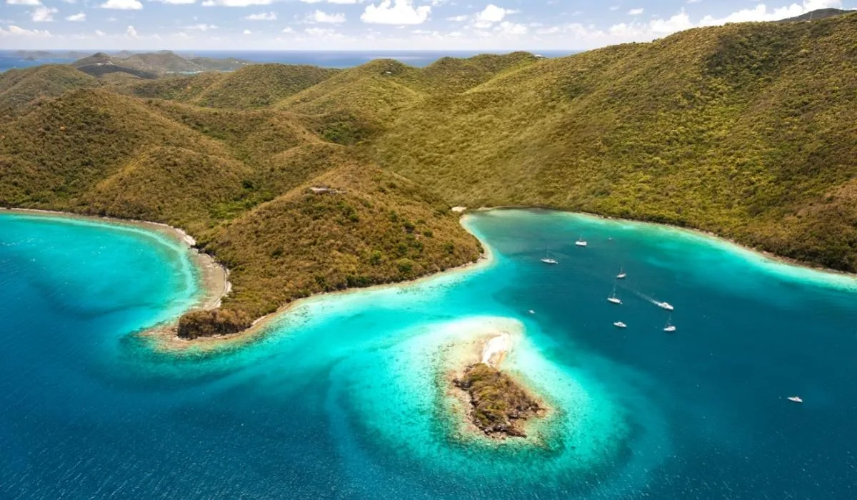 Waterlemon Bay, anchorage in Road Town, British Virgin Islands — photo 2