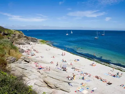 Plage des Sables Rouges