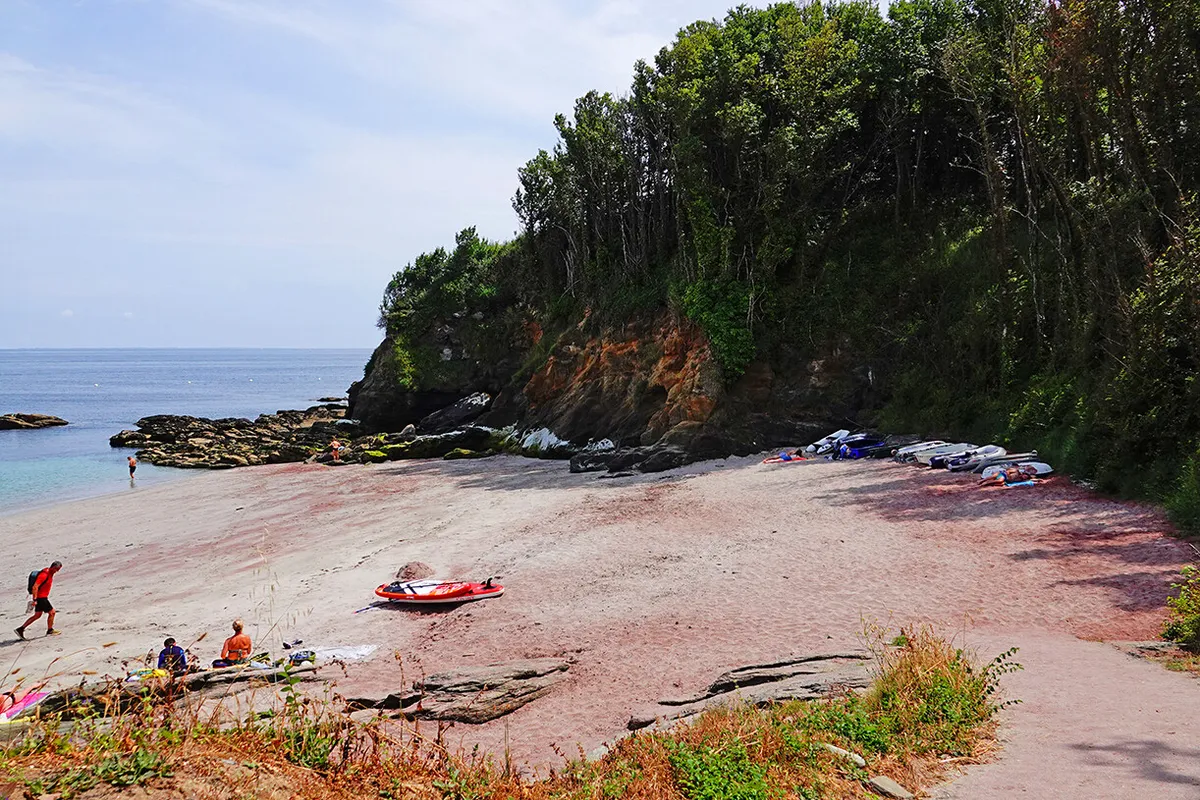 Plage des Sables Rouges, stop — photo 5