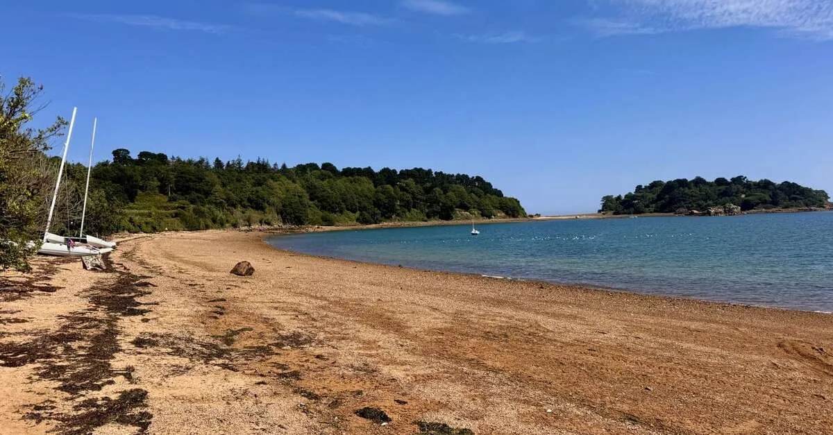 Plage du Four à Chaux, stop in Lézardrieux, France — photo 9