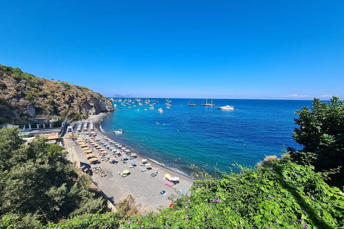 Spiagga della Papesca, stop in Lipari, Italy — photo 7