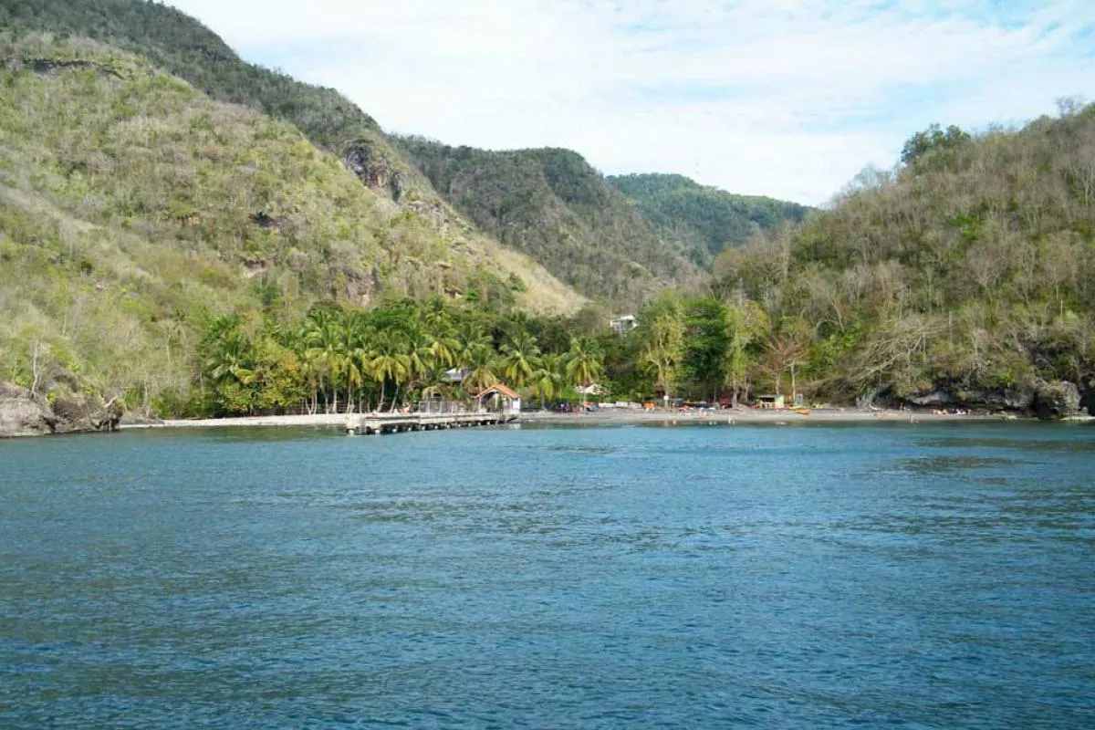Anse Noire, anchorage in Les Trois-Îlets, France — photo 4