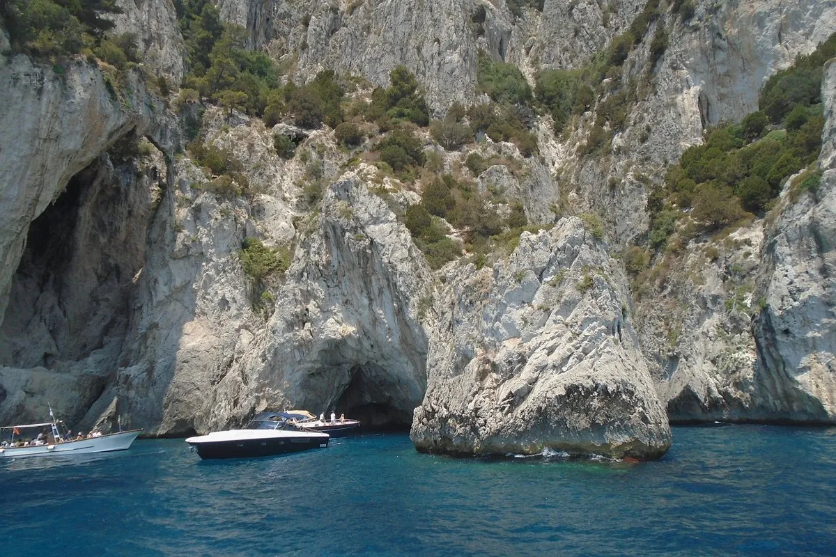 Grotta Bianca, stop in Ponza, Italy