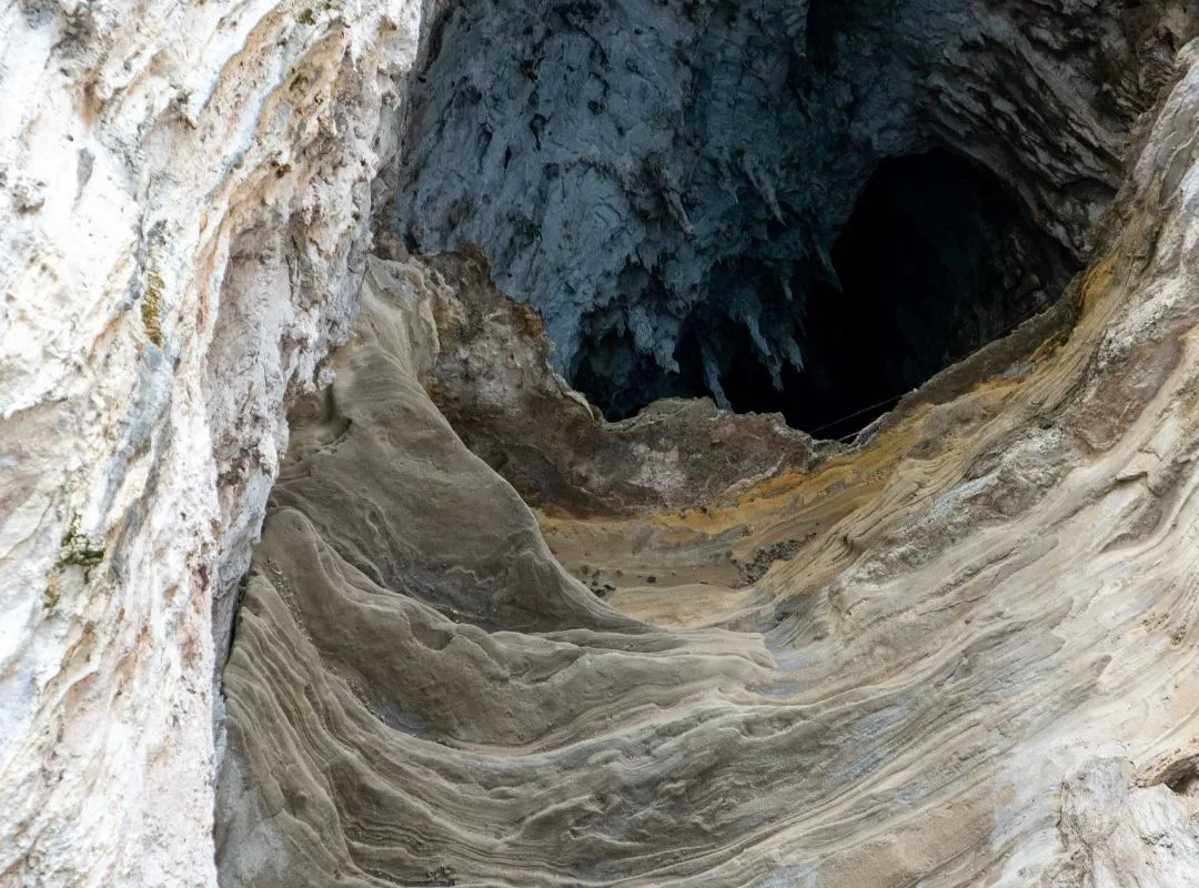 Grotta Bianca, stop in Ponza, Italy — photo 6